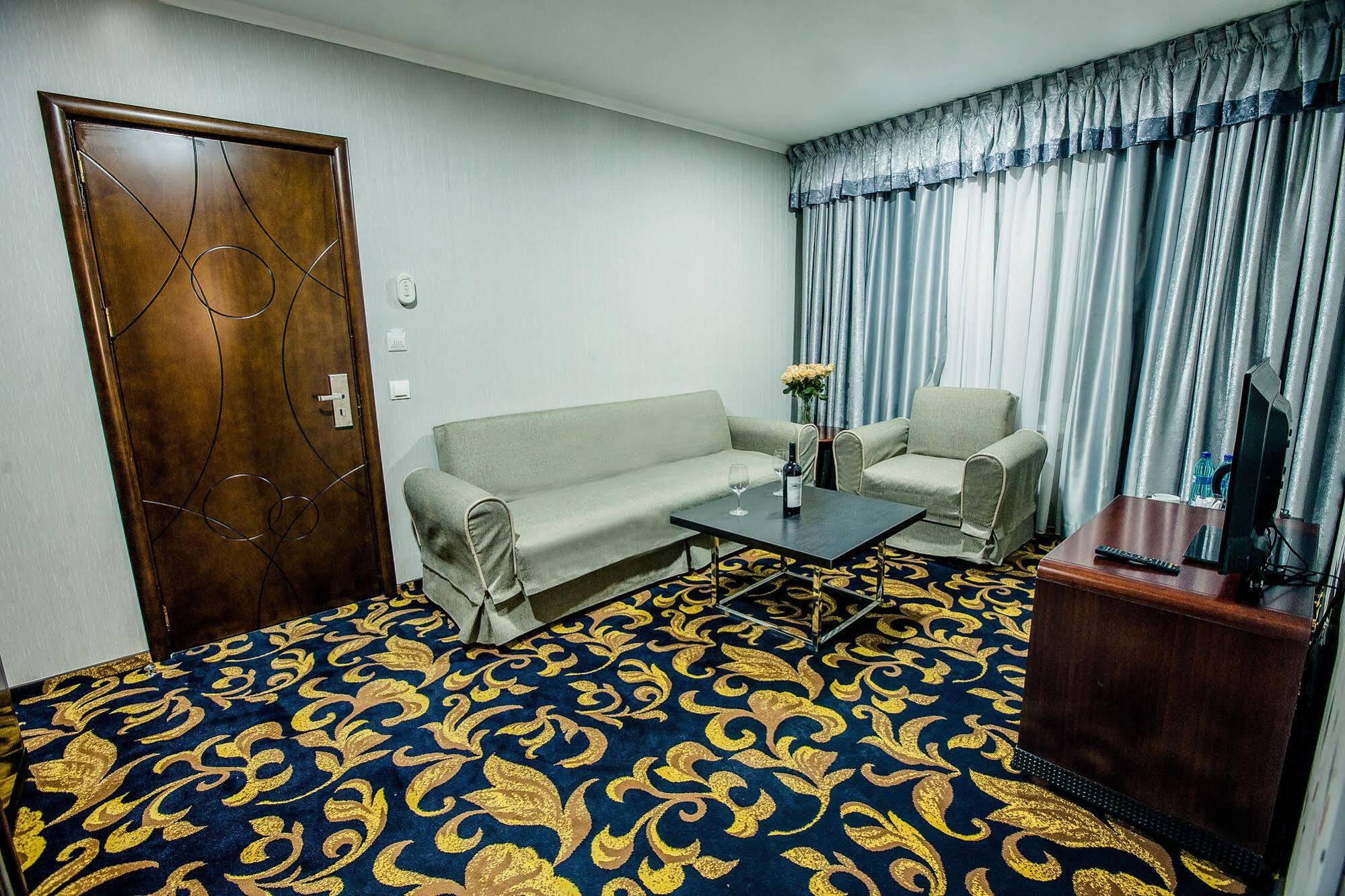 เอเรีย โฮเต็ล ชิซิเนา Hotel คีชีเนา ภายนอก รูปภาพ
